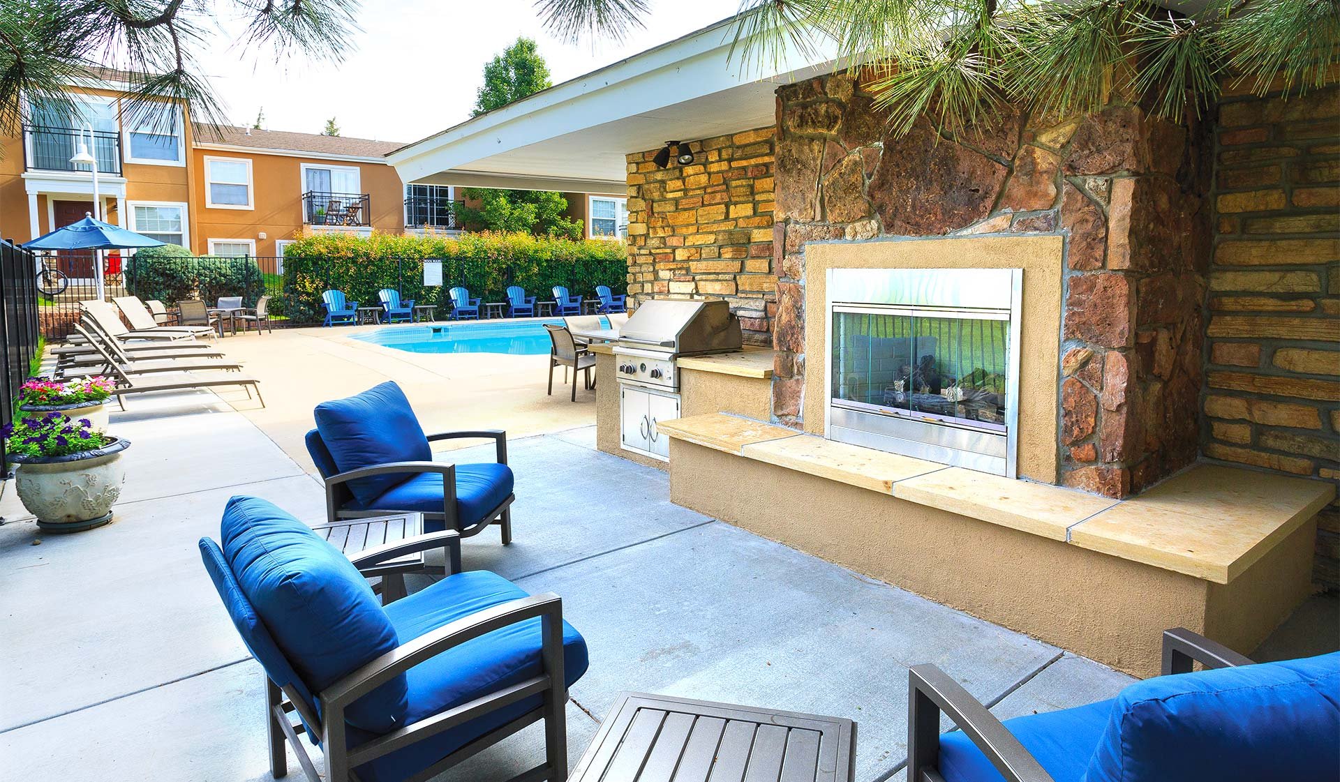 Boulder Creek Apartments - Boulder, CO - Fireplace lounge